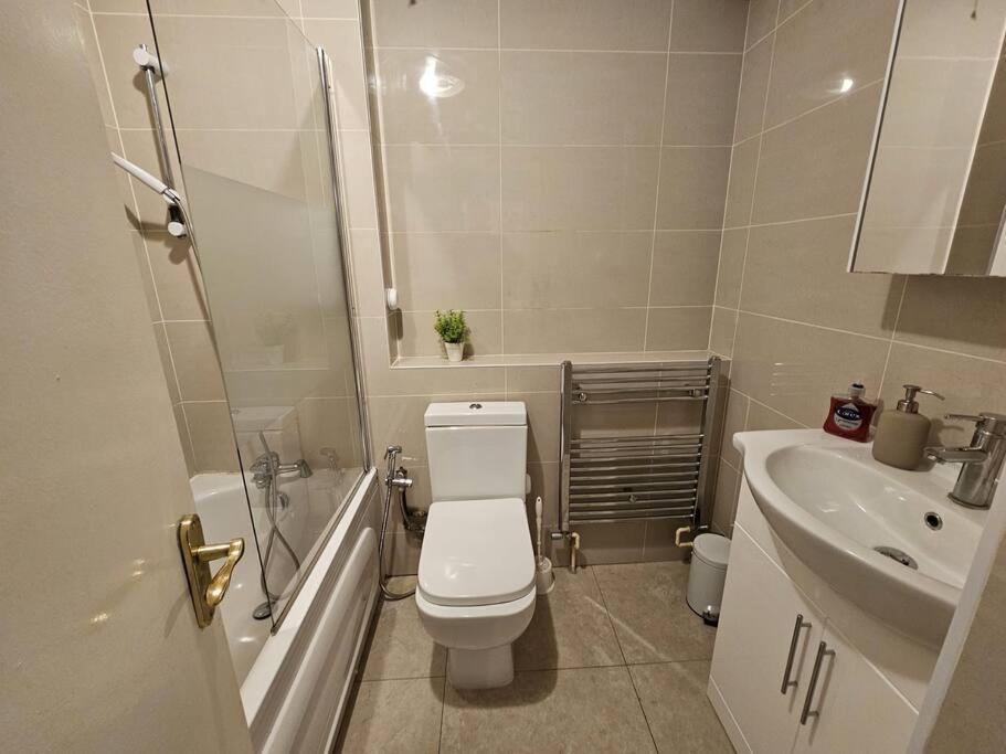 Lovely Flat Close To Shepherd'S Bush Apartment London Ngoại thất bức ảnh